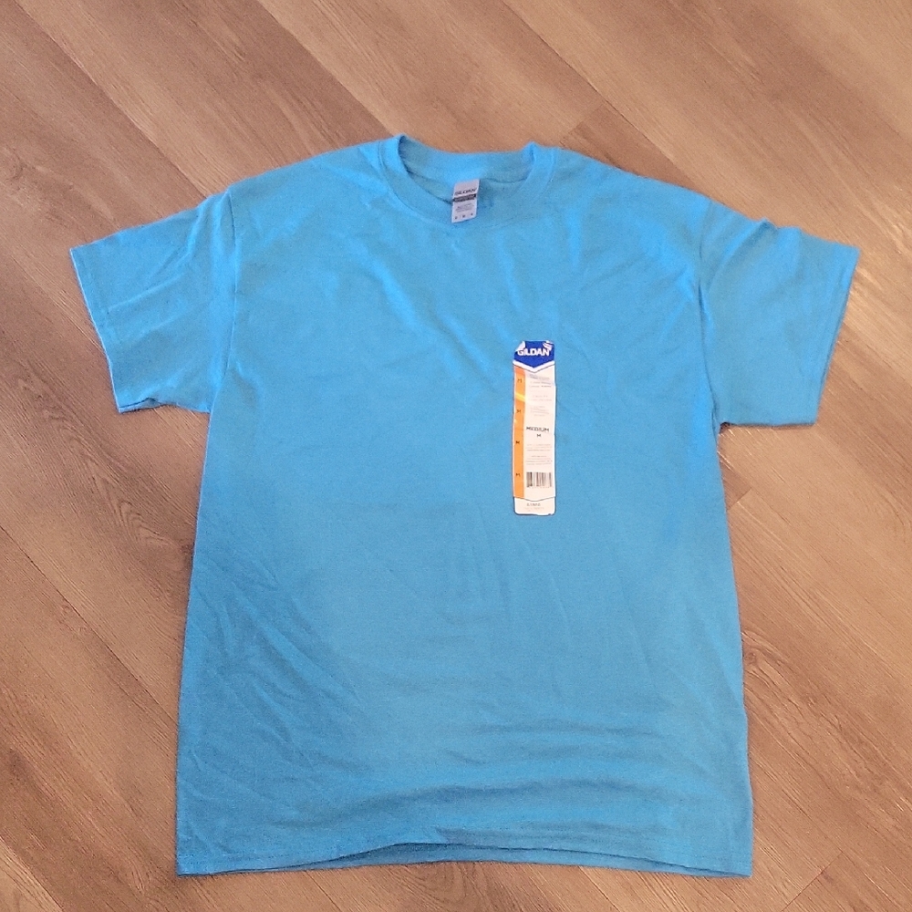 New Adult Medium Gildan T SHIRT